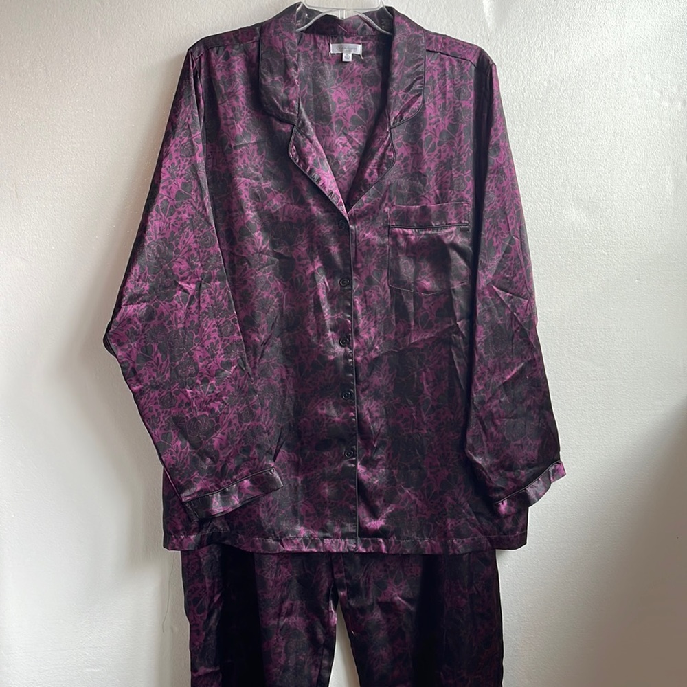Chanteuse printed satin button front v-neck elastic waist pajama set size XL